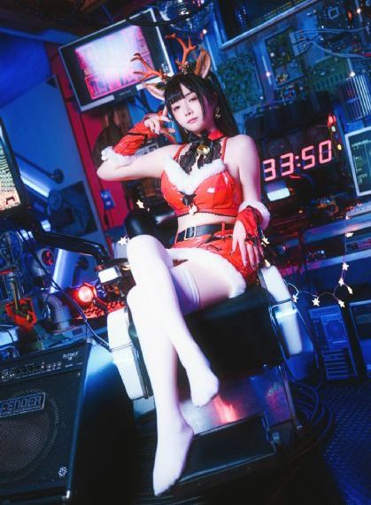 揉捏女邻居高耸的双乳电影_土豆网在线观看
