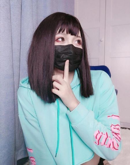 俄罗斯空姐A片免费看_迅雷极速版下载