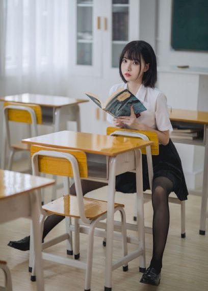 亚洲av伊人久久青青草原_1080P全集在线观看