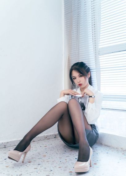 亚洲美女中文字幕一区二区_超清动漫在线观看