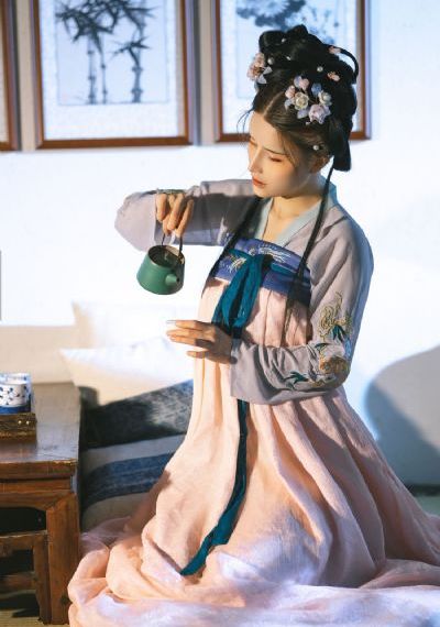 欧美伊人激情_4K完整视频观看